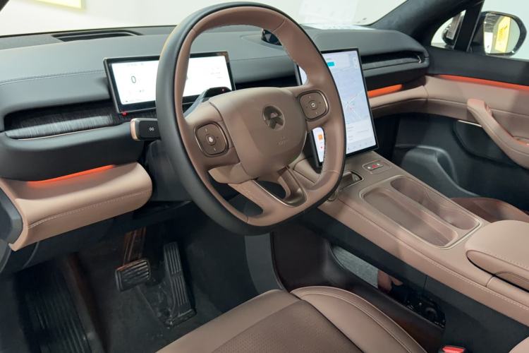 Used Nio ES6 2024 75 kWh Interior 1