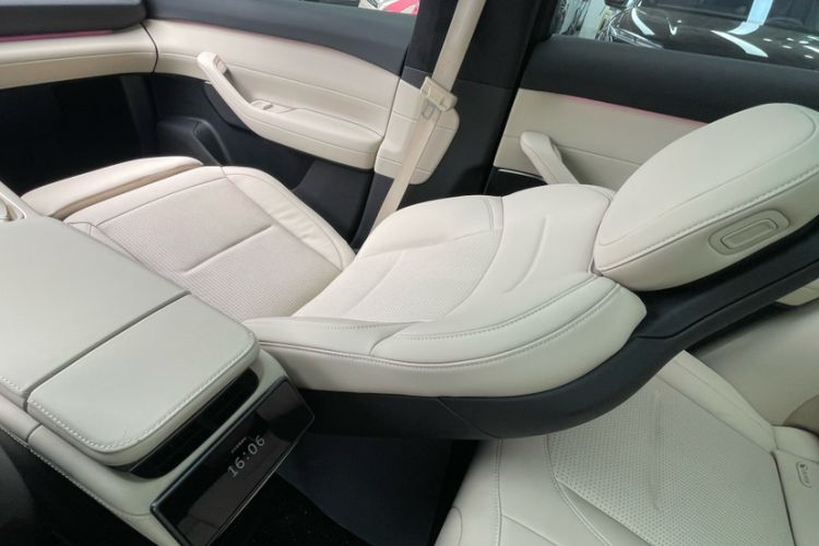 Used Nio ES6 2024 75 kWh Interior 1
