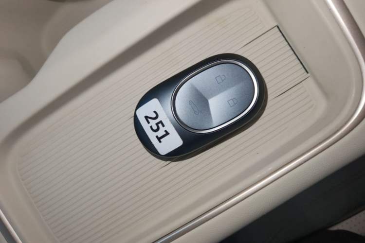 Used Nio ES6 2024 75 kWh Interior 1