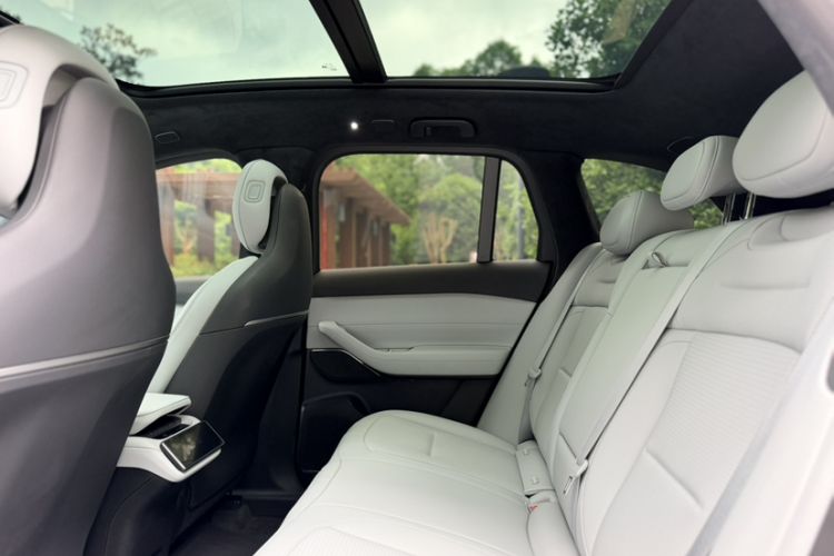 Used Nio ES6 2024 75 kWh Interior 10