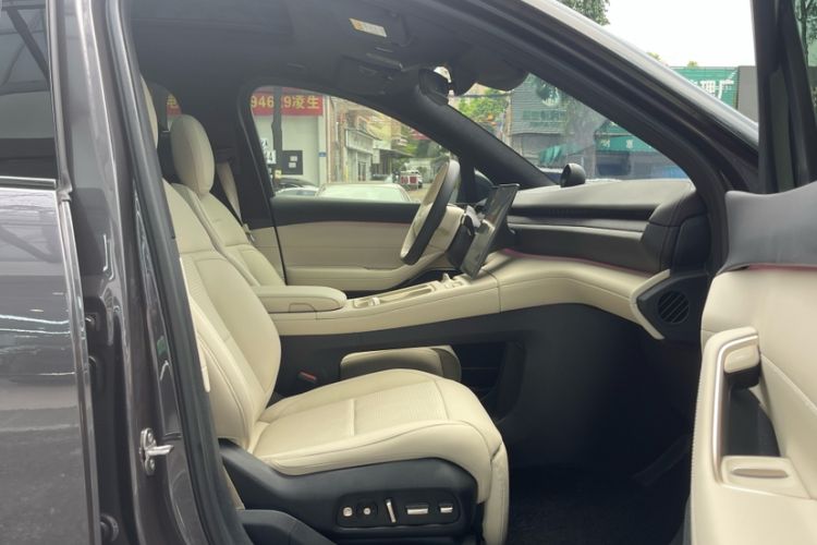 Used Nio ES6 2024 75 kWh Interior 12