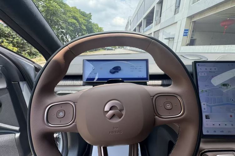 Used Nio ES6 2024 75 kWh Interior 2