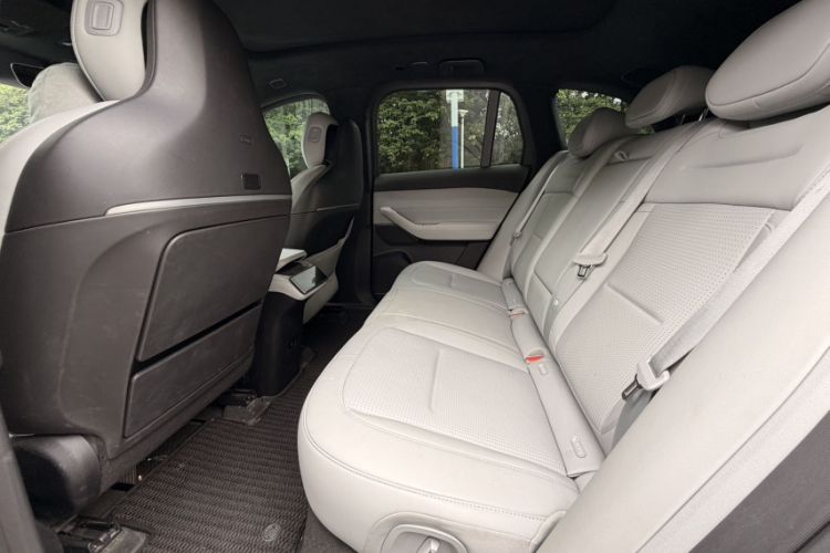 Used Nio ES6 2024 75 kWh Interior 2