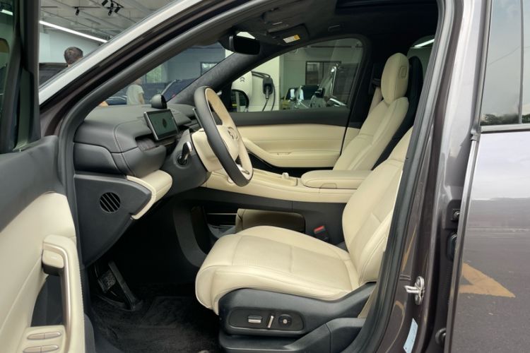 Used Nio ES6 2024 75 kWh Interior 2