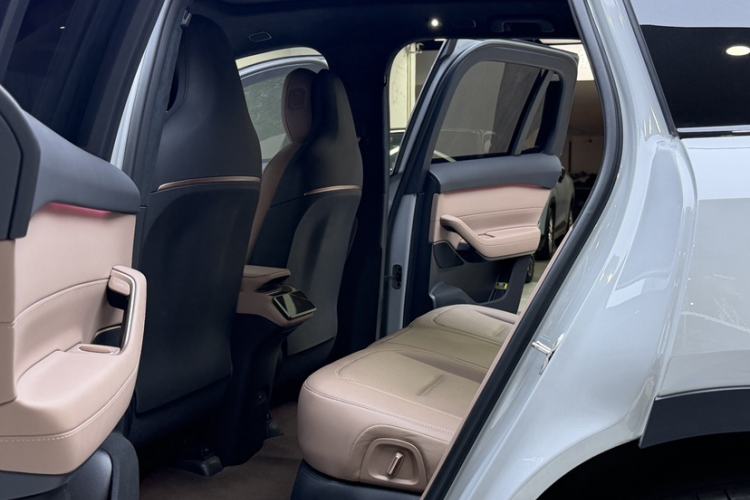 Used Nio ES6 2024 75 kWh Interior 2