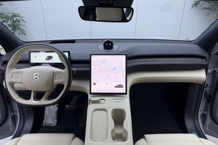 Used Nio ES6 2024 75 kWh Interior 2