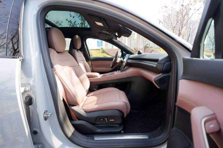 Used Nio ES6 2024 75 kWh Interior 3