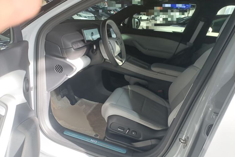 Used Nio ES6 2024 75 kWh Interior 3