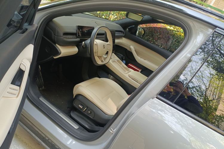 Used Nio ES6 2024 75 kWh Interior 3
