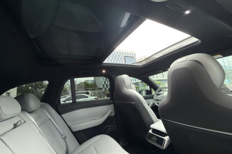 Used Nio ES6 2024 75 kWh Interior 3