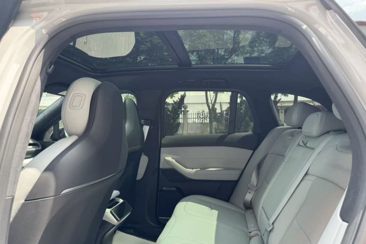 Used Nio ES6 2024 75 kWh Interior 4