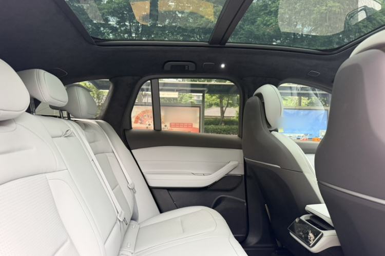 Used Nio ES6 2024 75 kWh Interior 4
