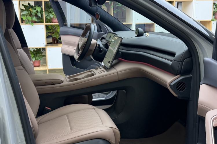 Used Nio ES6 2024 75 kWh Interior 4