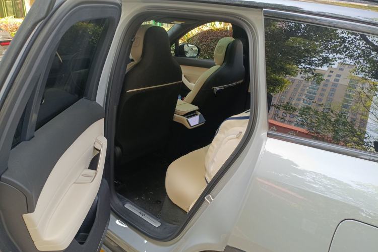 Used Nio ES6 2024 75 kWh Interior 4