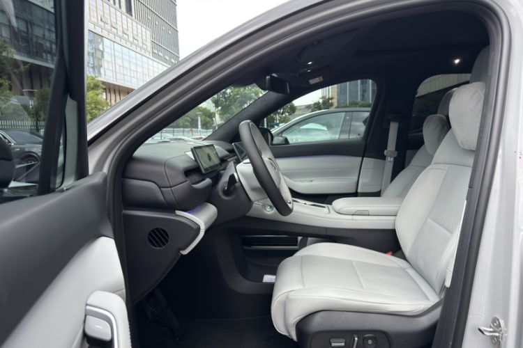Used Nio ES6 2024 75 kWh Interior 4