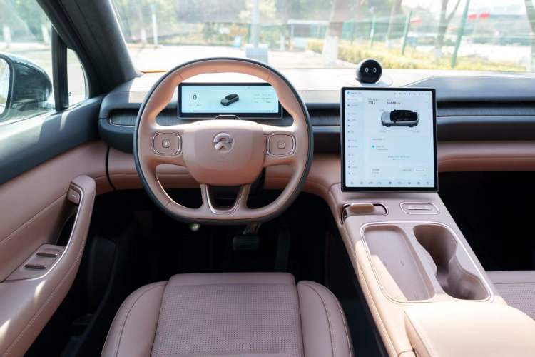 Used Nio ES6 2024 75 kWh Interior 5