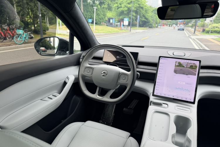Used Nio ES6 2024 75 kWh Interior 5