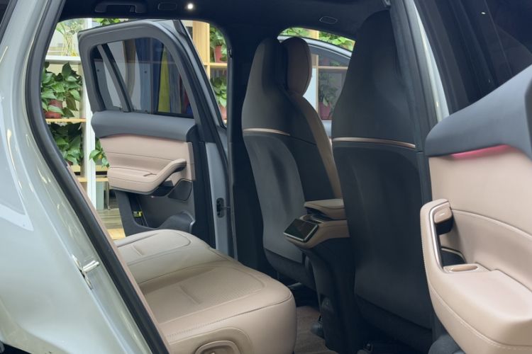 Used Nio ES6 2024 75 kWh Interior 5