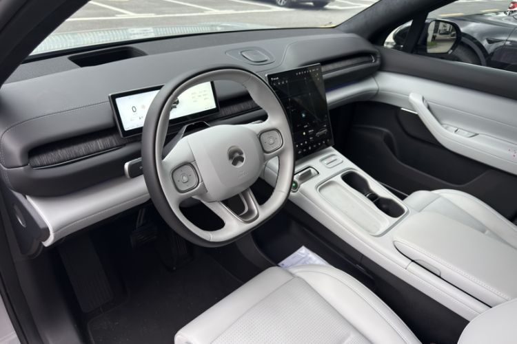 Used Nio ES6 2024 75 kWh Interior 5