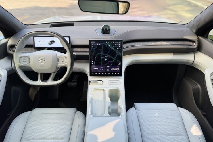 Used Nio ES6 2024 75 kWh Interior 6