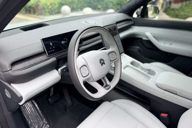 Used Nio ES6 2024 75 kWh Interior 6