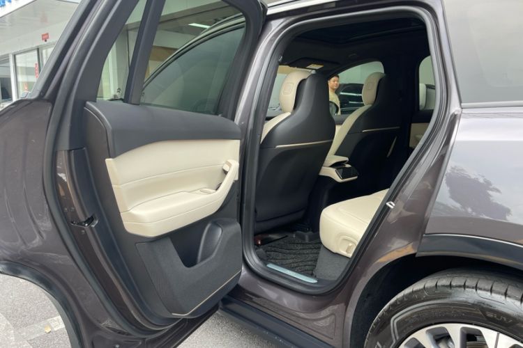 Used Nio ES6 2024 75 kWh Interior 6