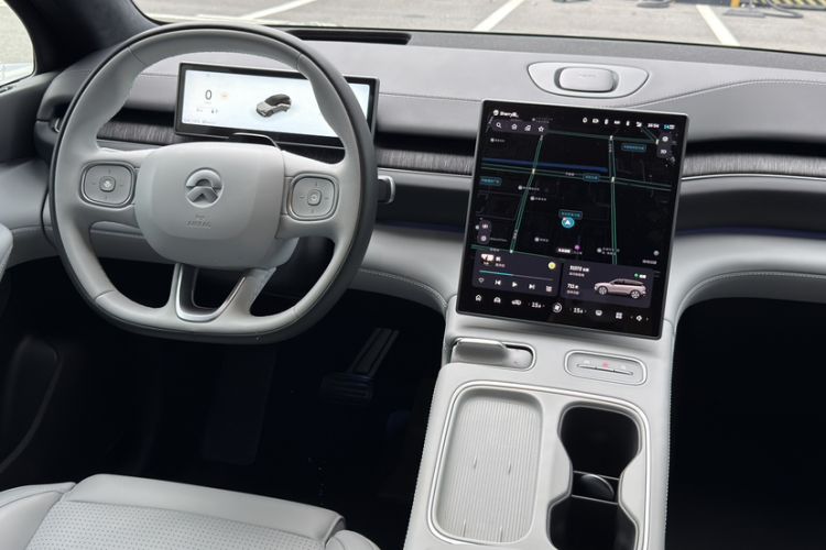 Used Nio ES6 2024 75 kWh Interior 6