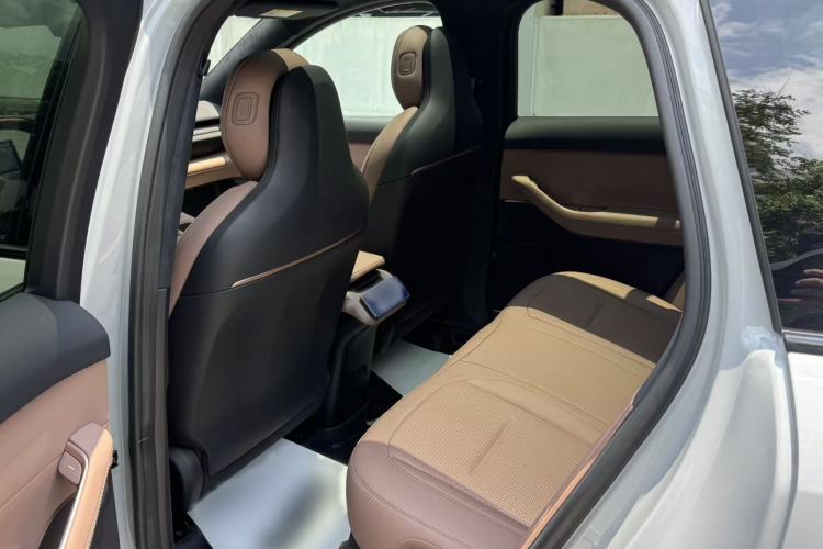 Used Nio ES6 2024 75 kWh Interior 7