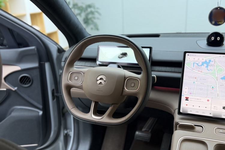 Used Nio ES6 2024 75 kWh Interior 7