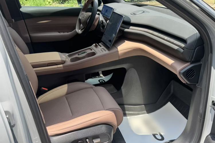 Used Nio ES6 2024 75 kWh Interior 8
