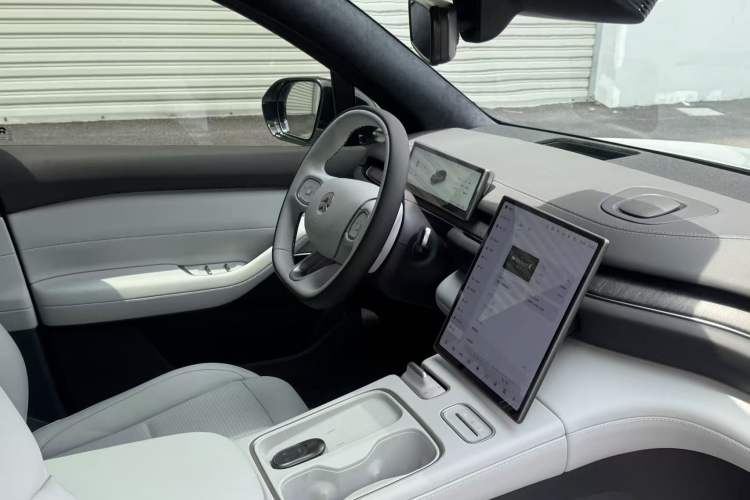 Used Nio ES6 2024 75 kWh Interior 8