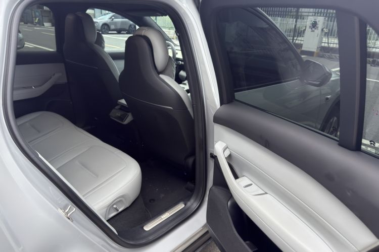 Used Nio ES6 2024 75 kWh Interior 8