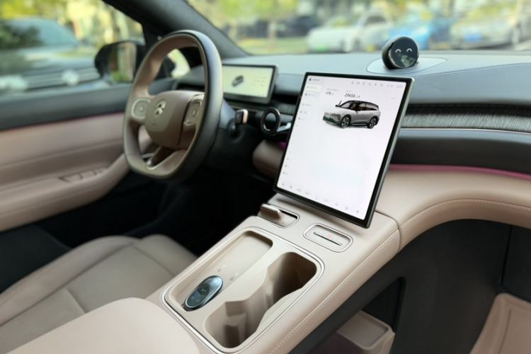 Used Nio ES6 2024 75 kWh Interior 8