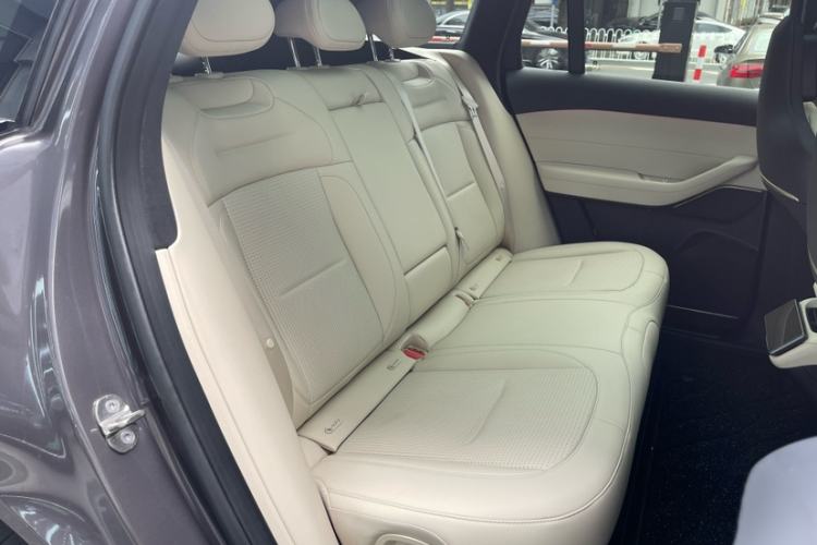 Used Nio ES6 2024 75 kWh Interior 9