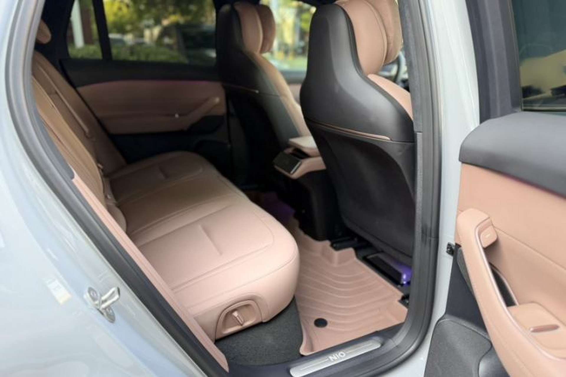 Used Nio ES6 2024 75 kWh Interior 9