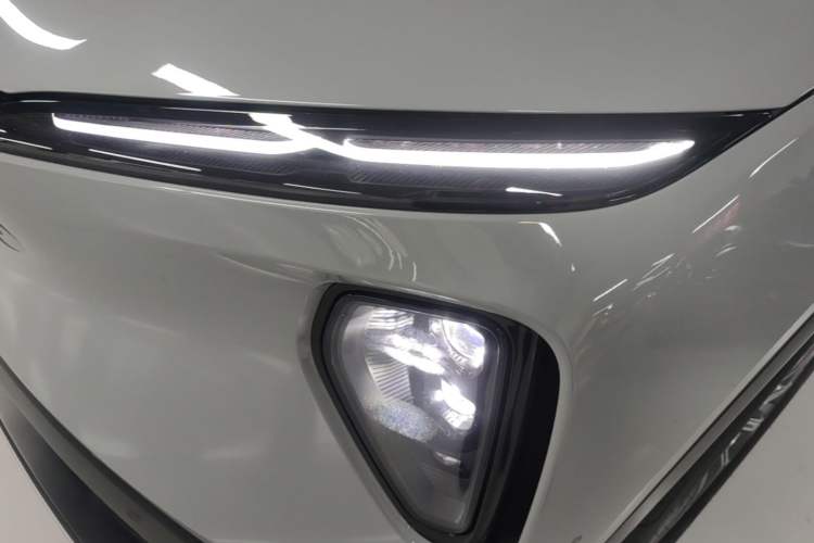 Used Nio ES6 2024 75 kWh Left Front Headlight