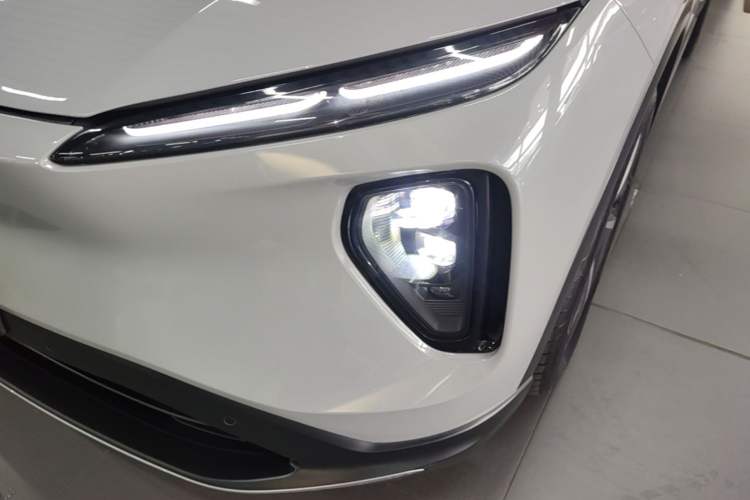 Used Nio ES6 2024 75 kWh Left Front Headlight