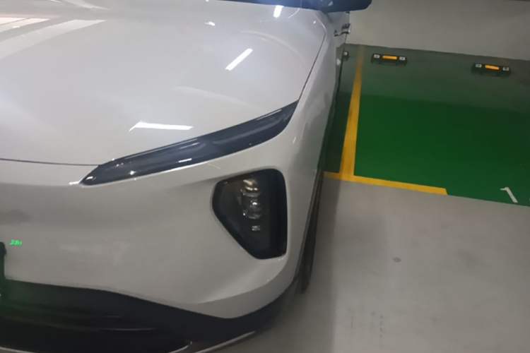 Used Nio ES6 2024 75 kWh Left Front Headlight
