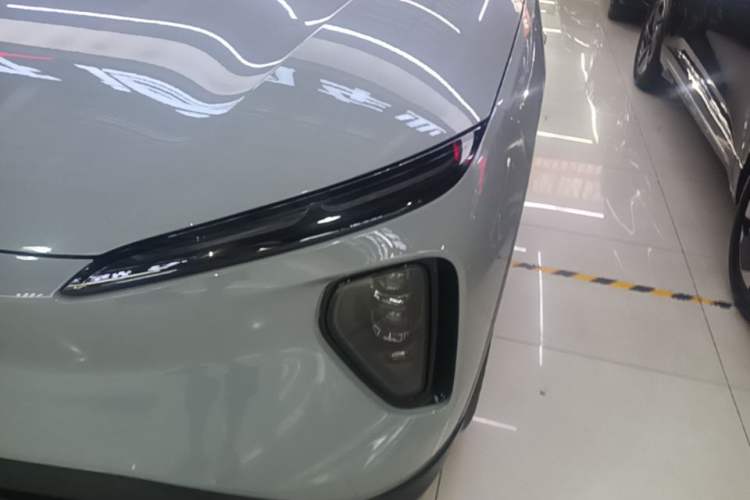 Used Nio ES6 2024 75 kWh Left Front Headlight