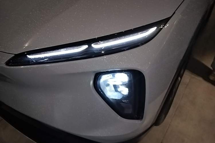 Used Nio ES6 2024 75 kWh Left Front Headlight