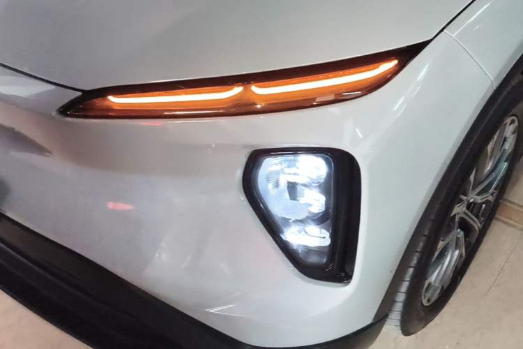 Used Nio ES6 2024 75 kWh Left Front Headlight