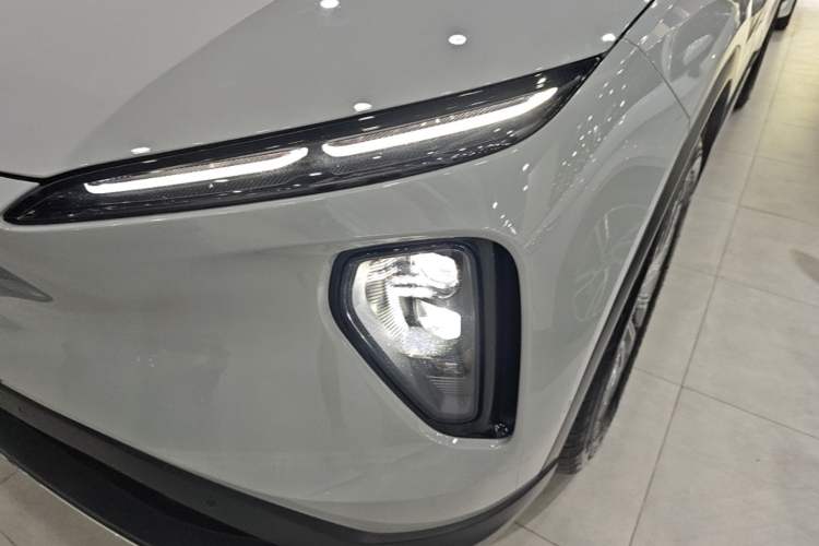 Used Nio ES6 2024 75 kWh Left Front Headlight