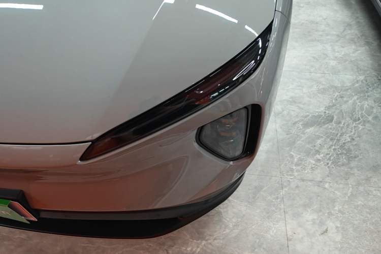 Used Nio ES6 2024 75 kWh Left Front Headlight