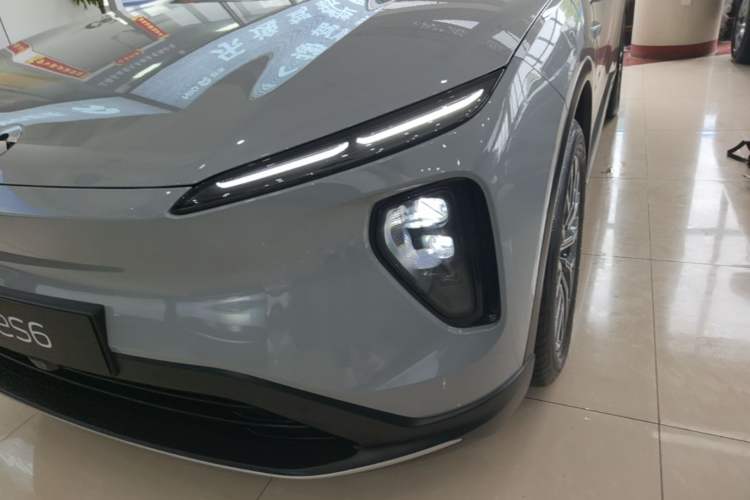 Used Nio ES6 2024 75 kWh Left Front Headlight