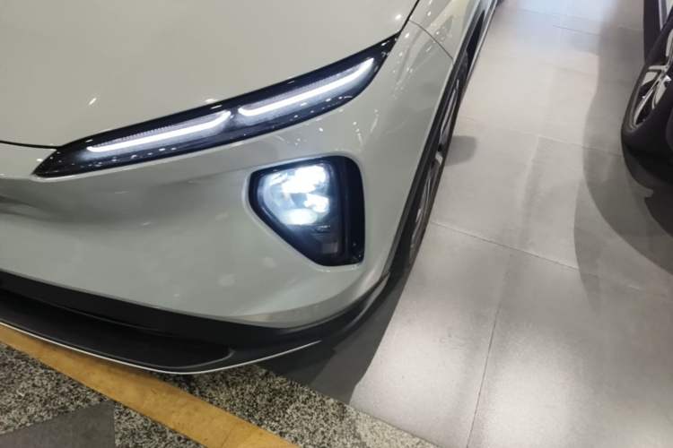 Used Nio ES6 2024 75 kWh Left Front Headlight