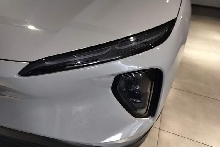 Used Nio ES6 2024 75 kWh Left Front Headlight