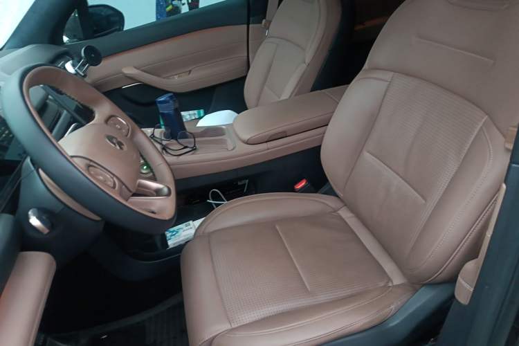 Used Nio ES6 2024 75 kWh Left Front Seat