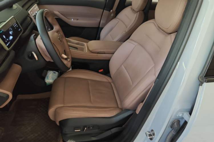Used Nio ES6 2024 75 kWh Left Front Seat