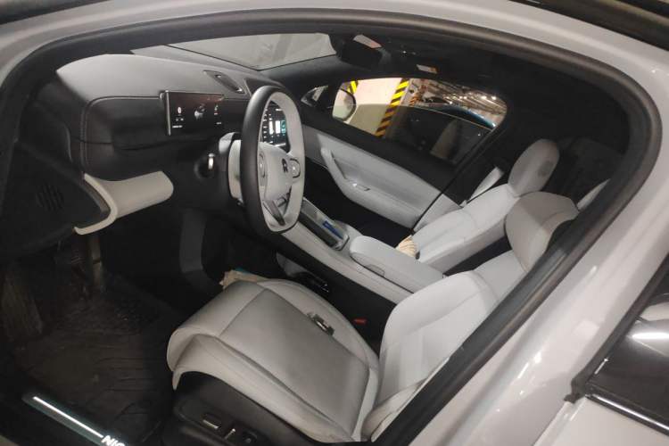 Used Nio ES6 2024 75 kWh Left Front Seat