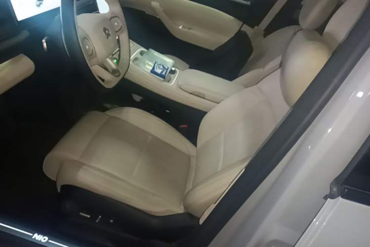 Used Nio ES6 2024 75 kWh Left Front Seat